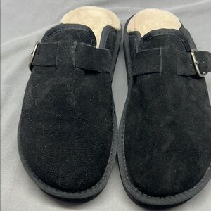 Staheekum Women"s black suede lined slides. ‎ Size 9.